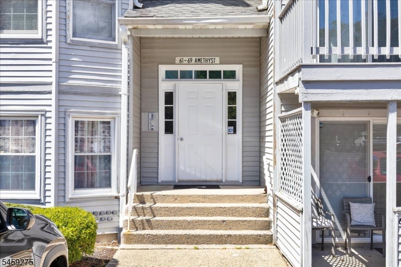 62 Amethyst Lane Paterson NJ 07501