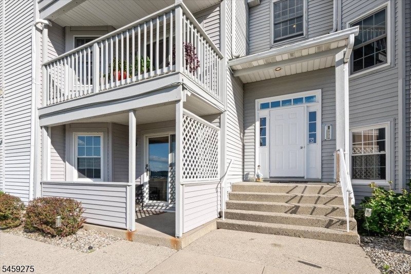 62 Amethyst Lane Paterson NJ 07501