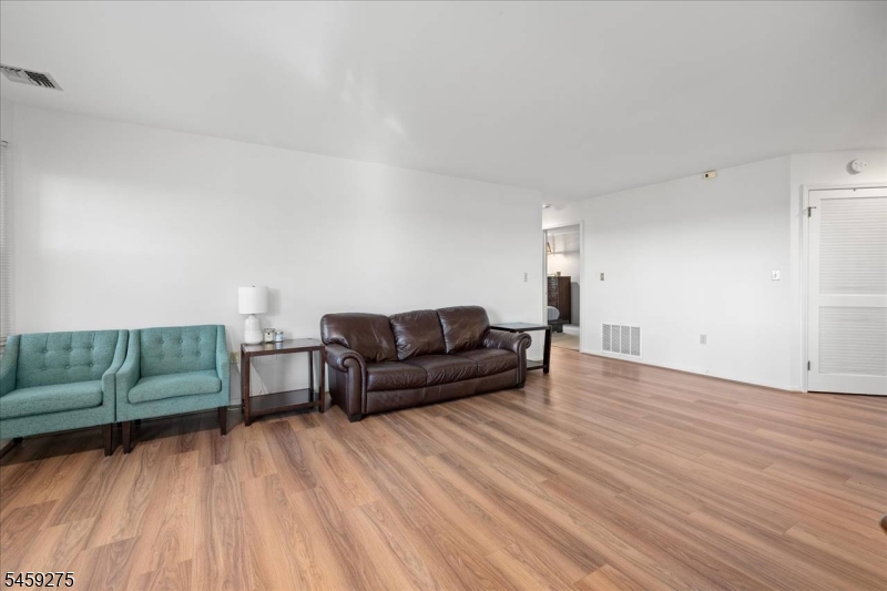 62 Amethyst Lane Paterson NJ 07501