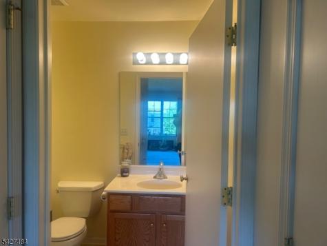 832 Honeybrook Circle Lopatcong NJ 08886