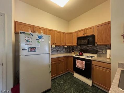 832 Honeybrook Circle Lopatcong NJ 08886