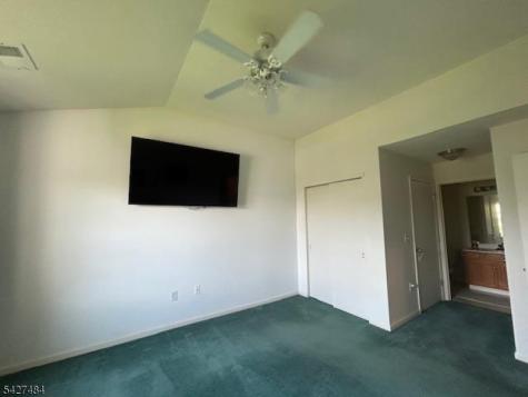 832 Honeybrook Circle Lopatcong NJ 08886