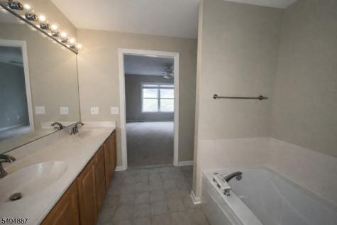 113 Bourne Ci Hardyston NJ 07419