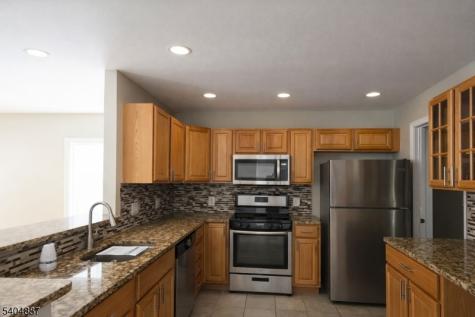 113 Bourne Ci Hardyston NJ 07419