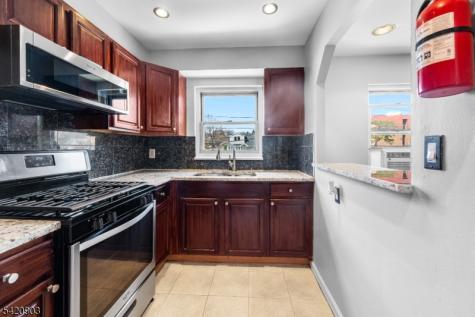 418 Esplanade Hackensack NJ 07601