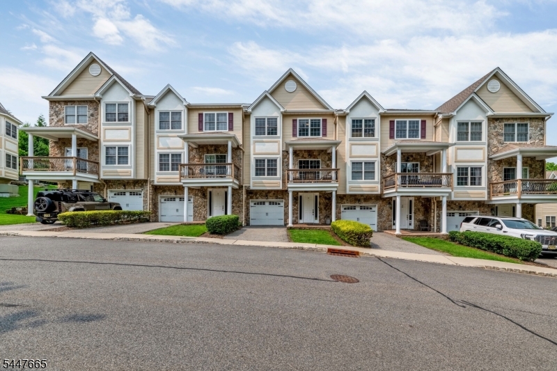 15 Halina Lane Butler NJ 07405