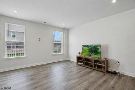 49 Owen Court Franklin NJ 08873