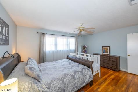 8 Sherbone Place Sayreville NJ 08872
