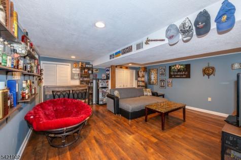 8 Sherbone Place Sayreville NJ 08872