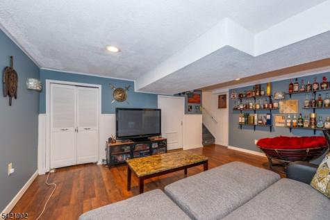 8 Sherbone Place Sayreville NJ 08872