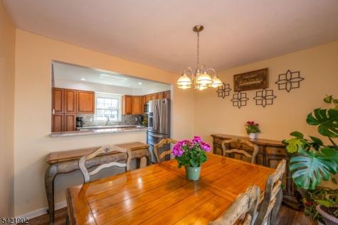 8 Sherbone Place Sayreville NJ 08872