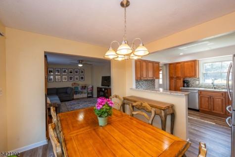 8 Sherbone Place Sayreville NJ 08872