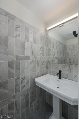 3 Cheyenne Trail Branchburg NJ 08876