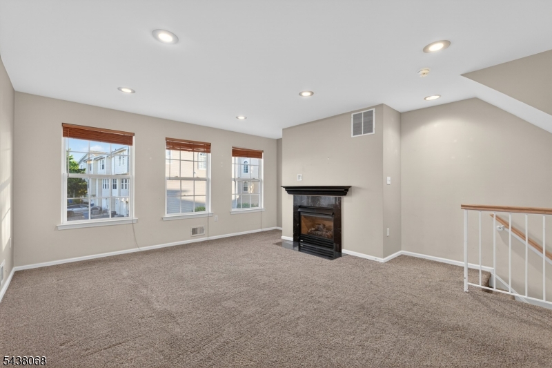 27 Woodlake Drive Sayreville NJ 08859