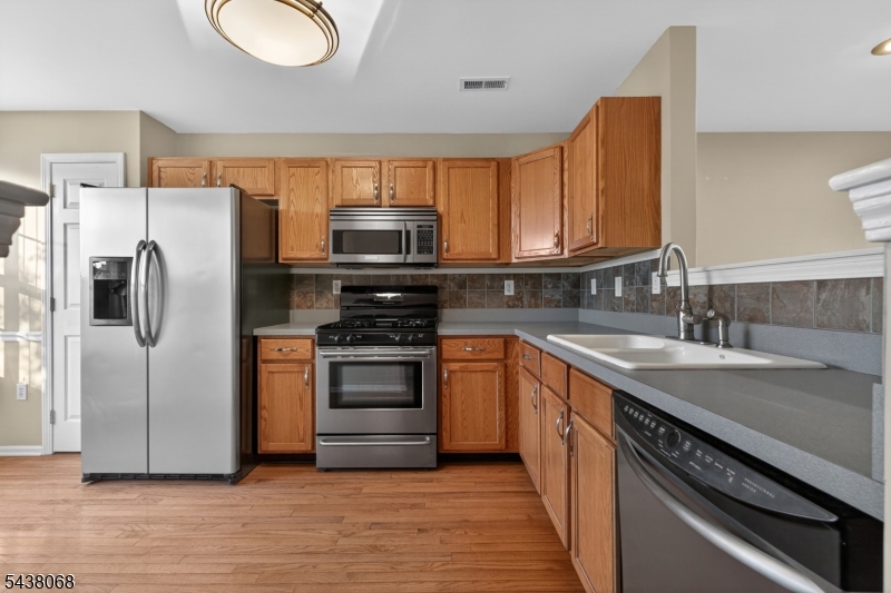 27 Woodlake Drive Sayreville NJ 08859