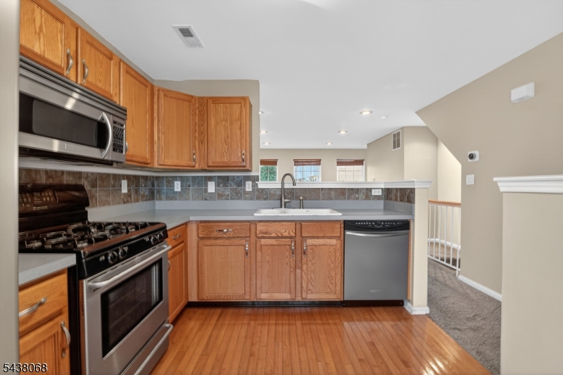 27 Woodlake Drive Sayreville NJ 08859