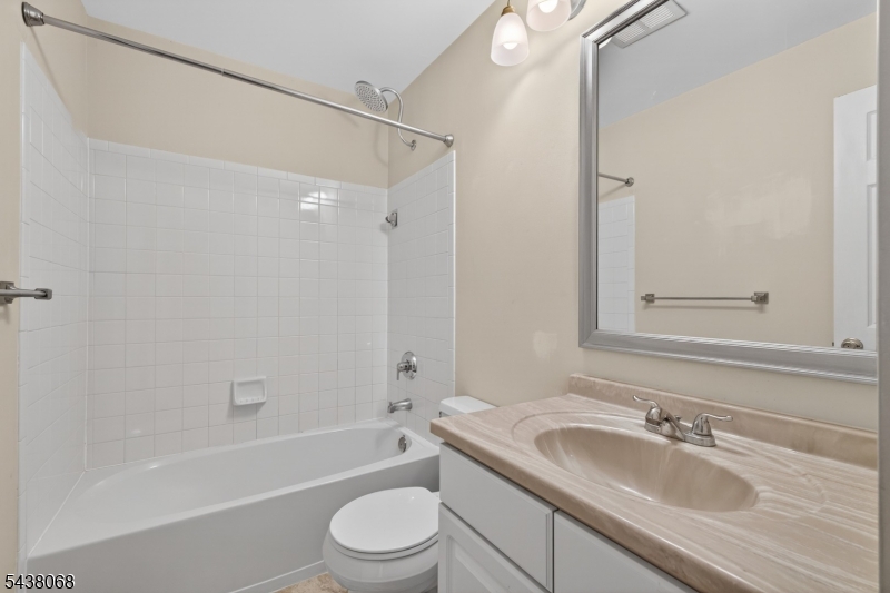 27 Woodlake Drive Sayreville NJ 08859
