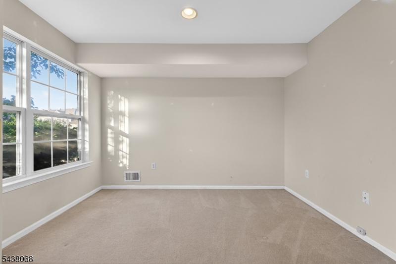 27 Woodlake Drive Sayreville NJ 08859