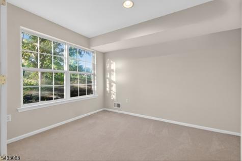 27 Woodlake Drive Sayreville NJ 08859