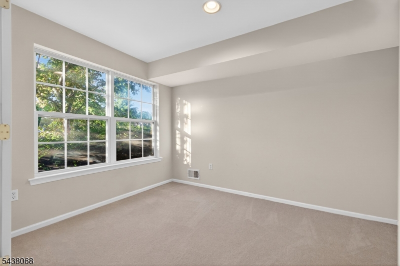 27 Woodlake Drive Sayreville NJ 08859