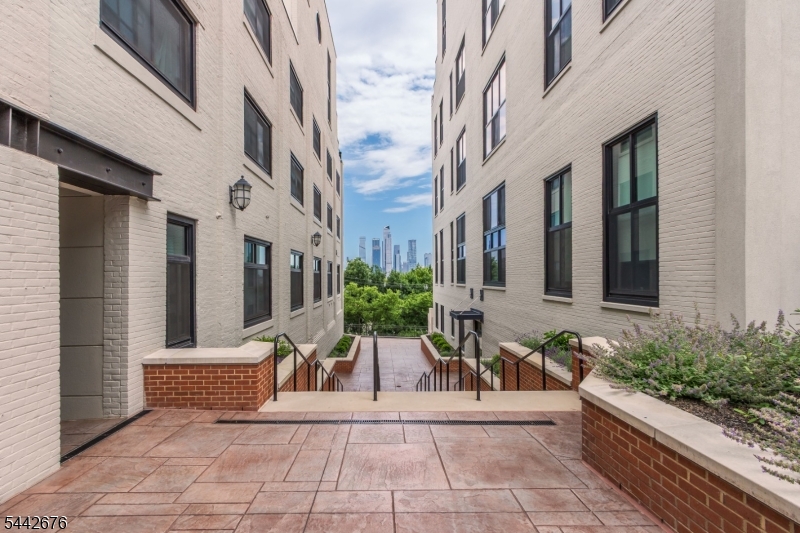 518 Gregory Ave A203 Weehawken NJ 07086
