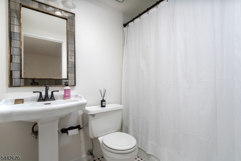 518 Gregory Ave A203 Weehawken NJ 07086