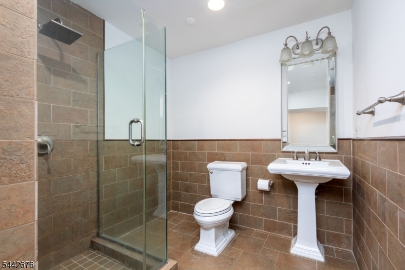 518 Gregory Ave A203 Weehawken NJ 07086