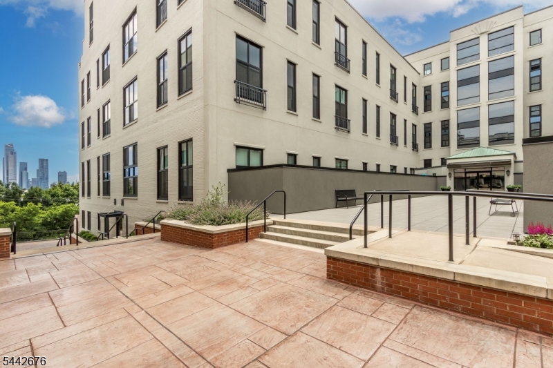 518 Gregory Ave A203 Weehawken NJ 07086