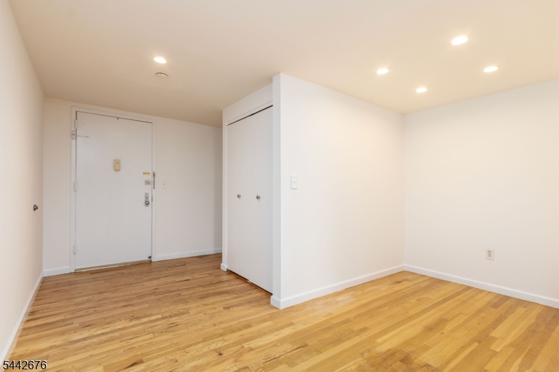 518 Gregory Ave A203 Weehawken NJ 07086