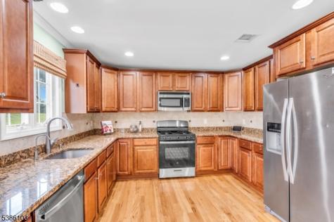 10 Harvey Court Clark NJ 07066