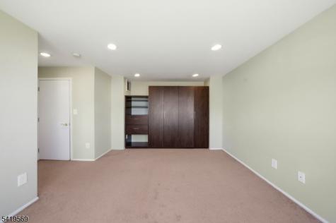 717 Stony Brook Way North Brunswick NJ 08902