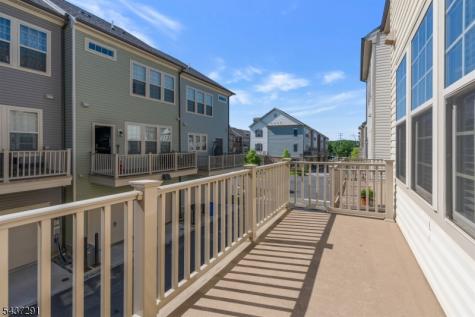 17 Gala Court Livingston NJ 07039