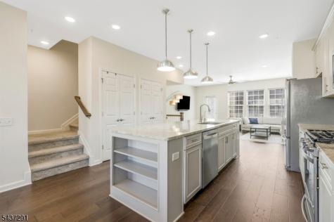 17 Gala Court Livingston NJ 07039
