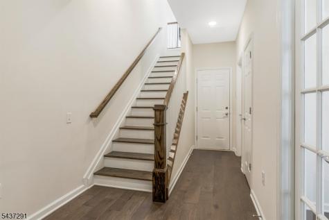 17 Gala Court Livingston NJ 07039