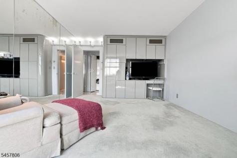1 Claridge Drive Verona NJ 07044