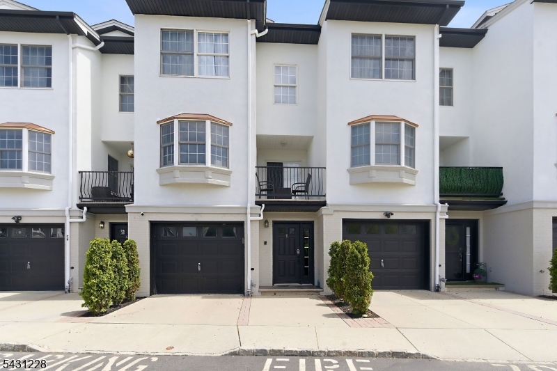 7 Harbor Front Ct. Unit C7 Elizabeth NJ 07206
