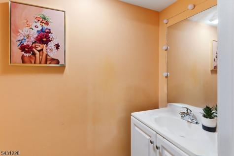 7 Harbor Front Ct. Unit C7 Elizabeth NJ 07206