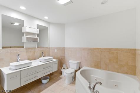 7 Harbor Front Ct. Unit C7 Elizabeth NJ 07206