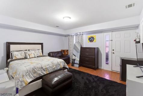 7 Harbor Front Ct. Unit C7 Elizabeth NJ 07206