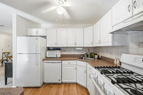 40 Loch Lane Roxbury NJ 07852