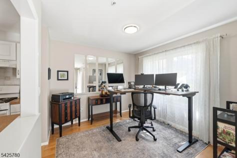 40 Loch Lane Roxbury NJ 07852