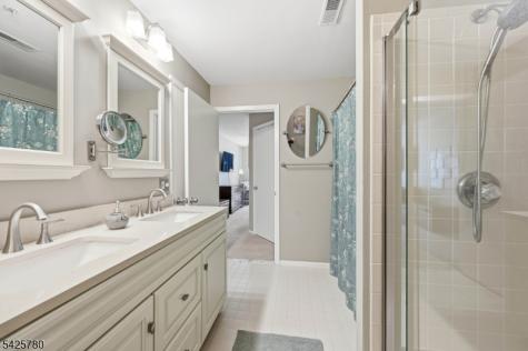 40 Loch Lane Roxbury NJ 07852