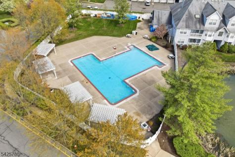 40 Loch Lane Roxbury NJ 07852