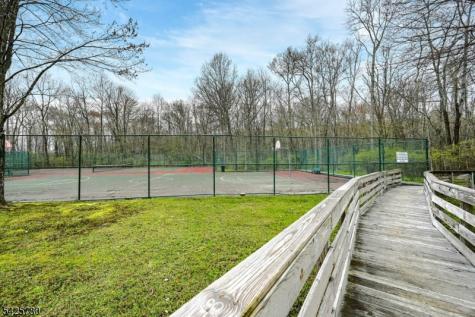 40 Loch Lane Roxbury NJ 07852