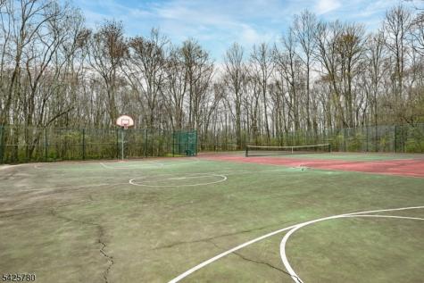 40 Loch Lane Roxbury NJ 07852