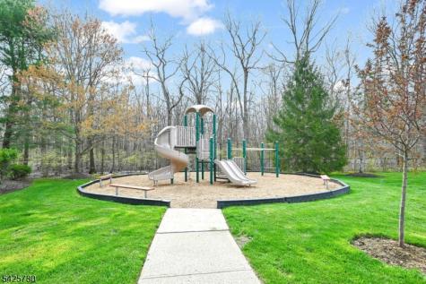 40 Loch Lane Roxbury NJ 07852
