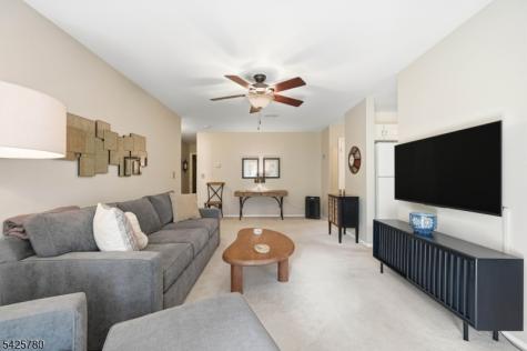 40 Loch Lane Roxbury NJ 07852