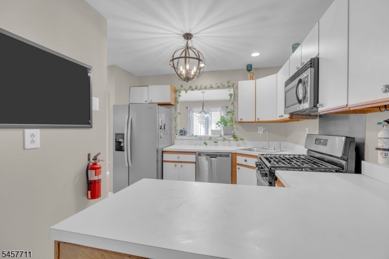 23 Krenkel Court Raritan NJ 08822