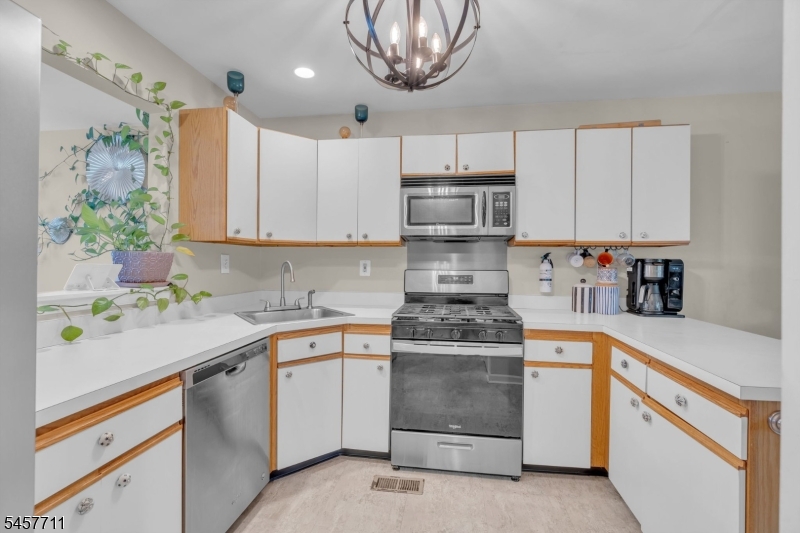 23 Krenkel Court Raritan NJ 08822