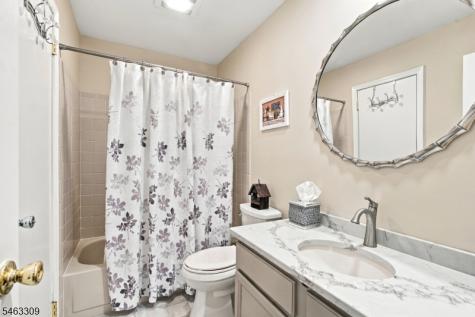11 Mourning Dove Court Allamuchy NJ 07840